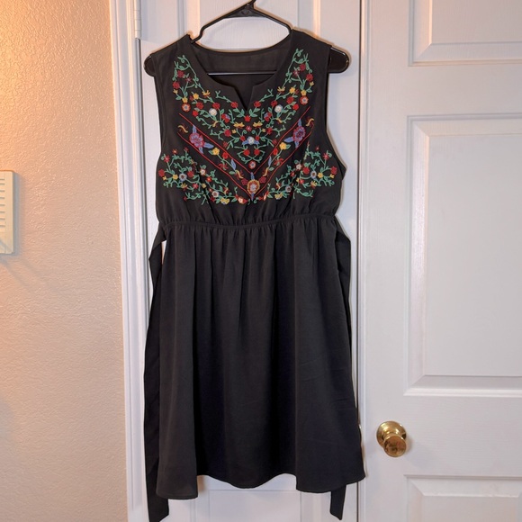Beautiful Black Dress with Colorful Embroidery, sz XL, Never Worn - Picture 1 of 6